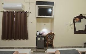 Shree Ganesha Palace Near Kashi Vishwanath Temple